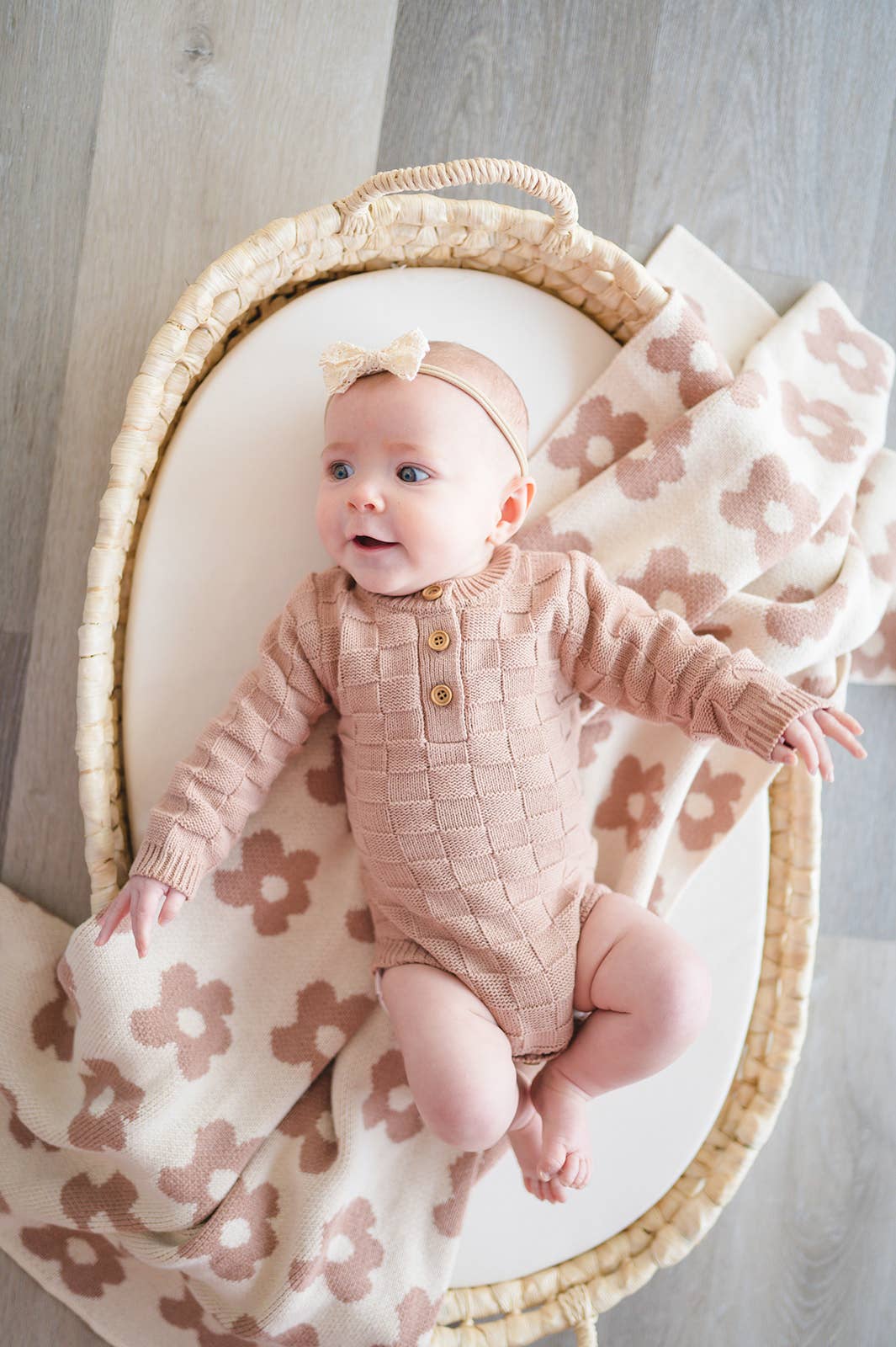 Knitted Baby Blanket - Mocha Daisy – Northern Cub