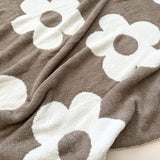 Daisy Plush Blanket - Cocoa